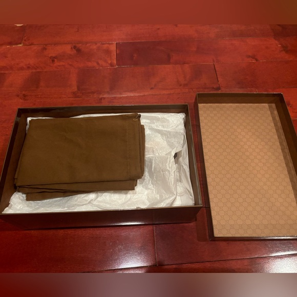 VINTAGE GUCCI KITTEN PUMP - Picture 4 of 16